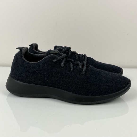 Men’s Size 9.0 Wool Runners Triple Black Low Top Athletic...